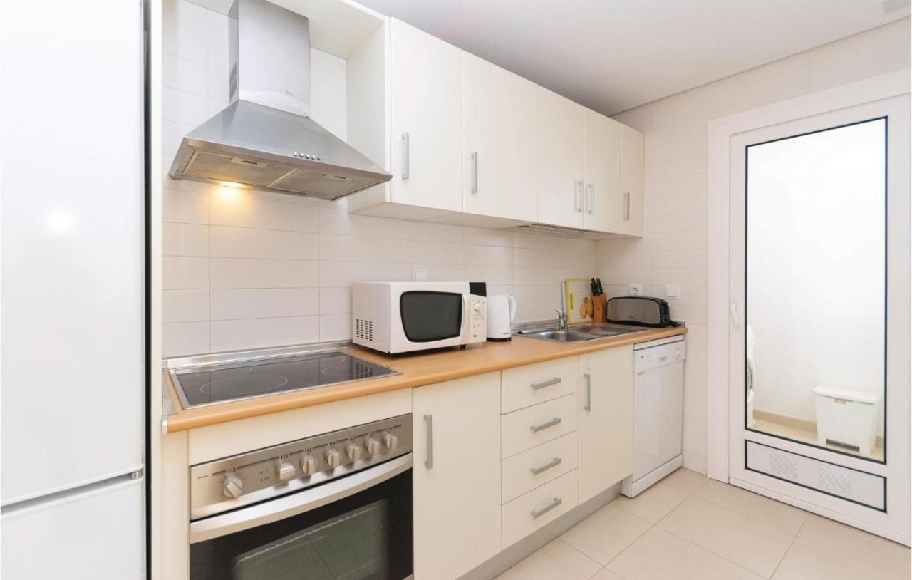 2 Bedroom Amazing Apartment In Roldan Los Tomases Extérieur photo